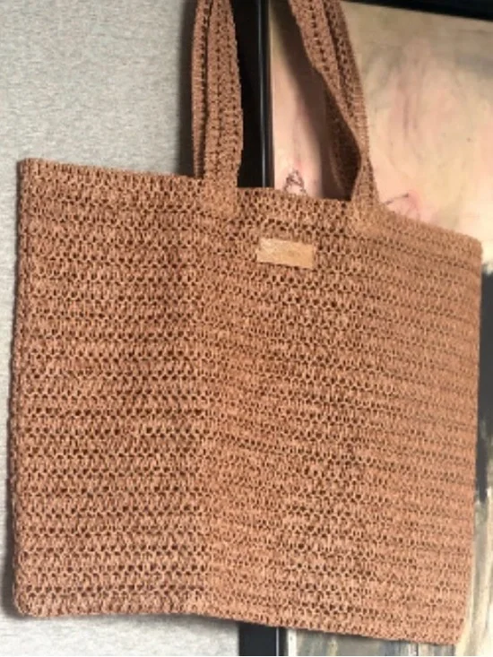 Original Burberry Extra Large Goddess Brown Woven Tote - Picture 5 of 7